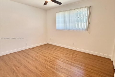 Снять в аренду виллу или дом в Холливуд, Флорида 3 спальни, 153.38м2, № 2026211 - фото 17