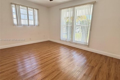 Снять в аренду виллу или дом в Холливуд, Флорида 3 спальни, 153.38м2, № 2026211 - фото 16