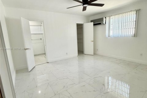 Снять в аренду виллу или дом в Холливуд, Флорида 3 спальни, 153.38м2, № 2026211 - фото 13