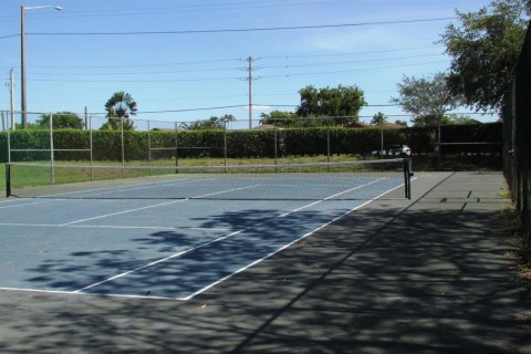 Condominio en alquiler en West Palm Beach, Florida, 2 dormitorios, 74.14 m2 № 1178507 - foto 1