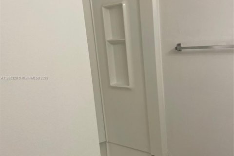 Снять в аренду кондоминиум в Корал-Спрингс, Флорида 1 спальня, 56.3м2, № 1941513 - фото 26