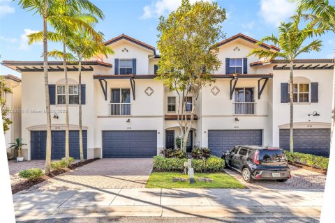 Adosado en venta en Delray Beach, Florida, 4 dormitorios, 236.44 m2 № 1862993 - foto 1