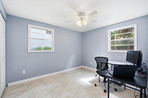 Villa ou maison à vendre à Tampa, Floride: 4 chambres, 112.97 m2 № 2341651 - photo 18