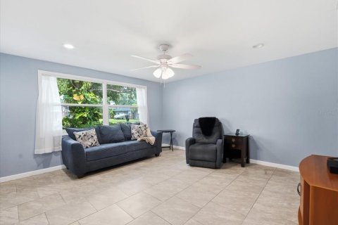 Villa ou maison à vendre à Tampa, Floride: 4 chambres, 112.97 m2 № 2341651 - photo 12