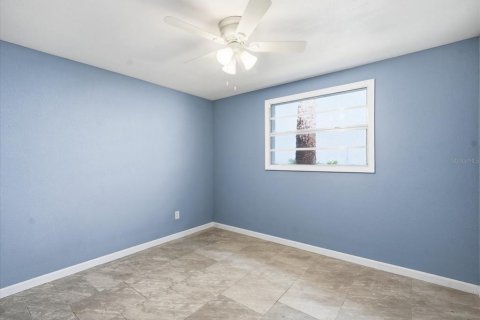 Villa ou maison à vendre à Tampa, Floride: 4 chambres, 112.97 m2 № 2341651 - photo 20