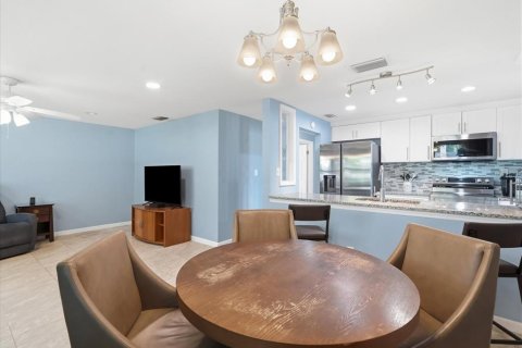 Villa ou maison à vendre à Tampa, Floride: 4 chambres, 112.97 m2 № 2341651 - photo 11