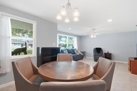 Villa ou maison à vendre à Tampa, Floride: 4 chambres, 112.97 m2 № 2341651 - photo 9