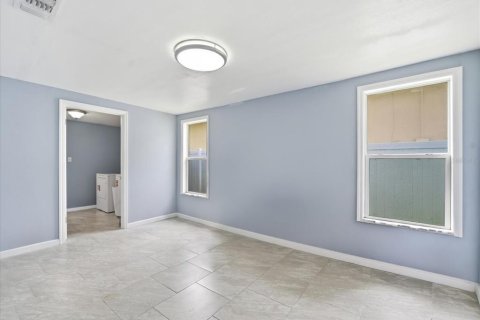 Villa ou maison à vendre à Tampa, Floride: 4 chambres, 112.97 m2 № 2341651 - photo 24