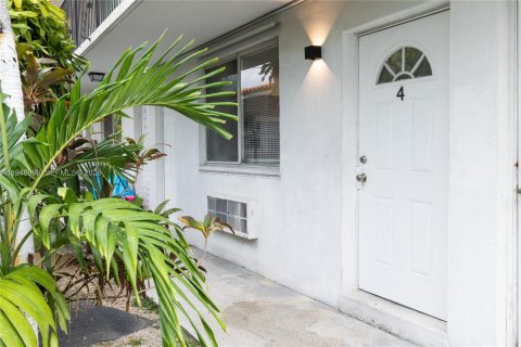 Снять в аренду виллу или дом в Майами, Флорида 1 спальня, 50.72м2, № 2004838 - фото 15
