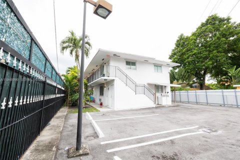 Снять в аренду виллу или дом в Майами, Флорида 1 спальня, 50.72м2, № 2004838 - фото 17