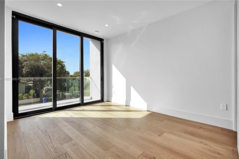 Villa ou maison à vendre à Miami, Floride: 5 chambres, 249.91 m2 № 1748954 - photo 20