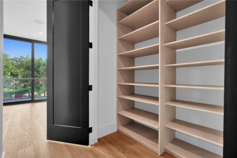 Villa ou maison à vendre à Miami, Floride: 5 chambres, 249.91 m2 № 1748954 - photo 24