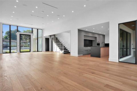 Villa ou maison à vendre à Miami, Floride: 5 chambres, 249.91 m2 № 1748954 - photo 5