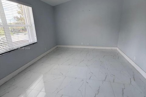 Appartement à louer à Pembroke Pines, Floride: 3 chambres, 128.11 m2 № 1998728 - photo 17