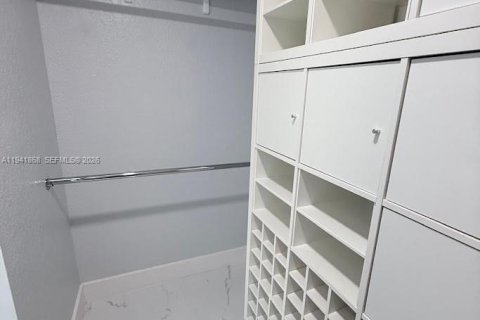 Appartement à louer à Pembroke Pines, Floride: 3 chambres, 128.11 m2 № 1998728 - photo 16