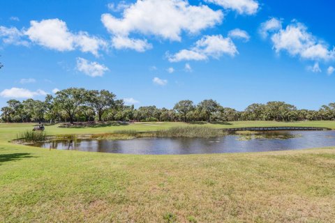 House in Palm Beach Gardens, Florida 3 bedrooms, 278.34 sq.m. № 1129064 - photo 1