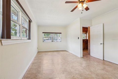 House in Tampa, Florida 3 bedrooms, 167.22 sq.m. № 2131650 - photo 24