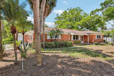 House in Tampa, Florida 3 bedrooms, 167.22 sq.m. № 2131650 - photo 6