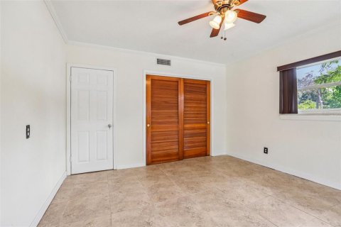 House in Tampa, Florida 3 bedrooms, 167.22 sq.m. № 2131650 - photo 23