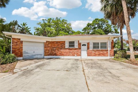 House in Tampa, Florida 3 bedrooms, 167.22 sq.m. № 2131650 - photo 3
