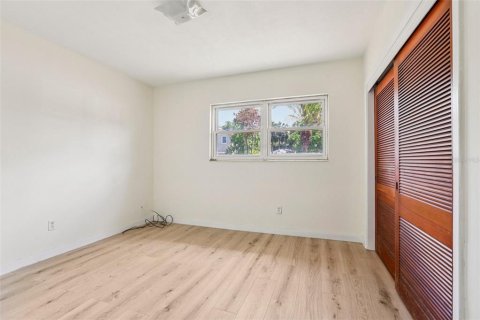 House in Tampa, Florida 3 bedrooms, 167.22 sq.m. № 2131650 - photo 26