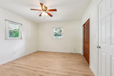 House in Tampa, Florida 3 bedrooms, 167.22 sq.m. № 2131650 - photo 29