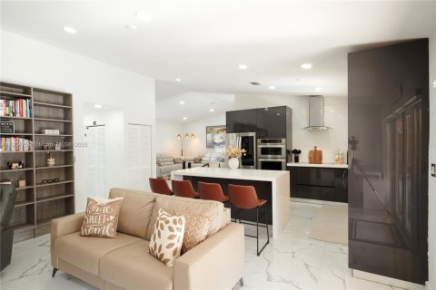 Купить виллу или дом в Майами, Флорида 4 спальни, 206.24м2, № 1955870 - фото 10