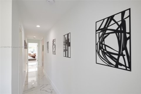 Купить виллу или дом в Майами, Флорида 4 спальни, 206.24м2, № 1955870 - фото 26