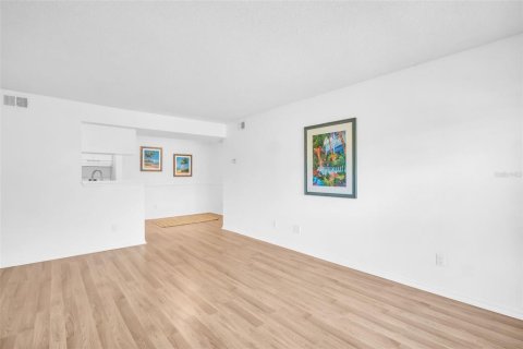 Condominio en venta en Saint Petersburg, Florida, 2 dormitorios, 78.78 m2 № 1880955 - foto 8
