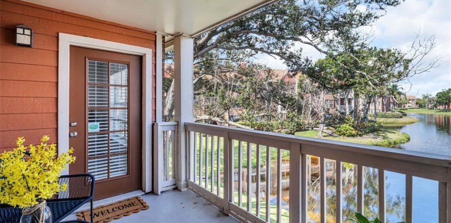 Condominio en Saint Petersburg, Florida, 2 dormitorios  № 1880955