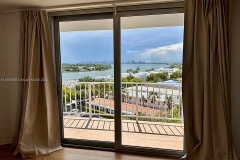 Copropriété à louer à Miami Beach, Floride: 1 chambre, 93.37 m2 № 1945172 - photo 2