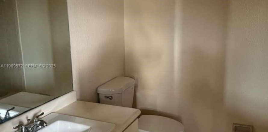 Таунхаус в Хомстед, Флорида 3 спальни, 99.96м2 № 1990719