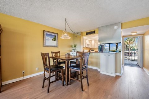 Condo in Clearwater, Florida, 2 bedrooms № 2105884 - photo 16