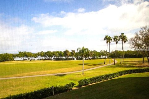 Condo in Clearwater, Florida, 2 bedrooms № 2105884 - photo 3