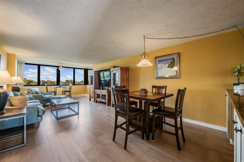 Condo in Clearwater, Florida, 2 bedrooms № 2105884 - photo 9