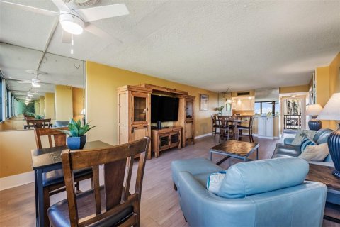 Condo in Clearwater, Florida, 2 bedrooms № 2105884 - photo 14