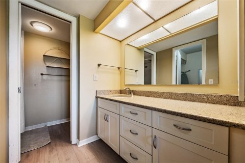 Condo in Clearwater, Florida, 2 bedrooms № 2105884 - photo 19