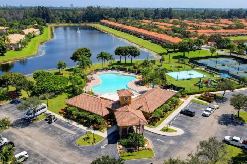 Casa en venta en West Palm Beach, Florida, 3 dormitorios, 166.85 m2 № 2273453 - foto 27