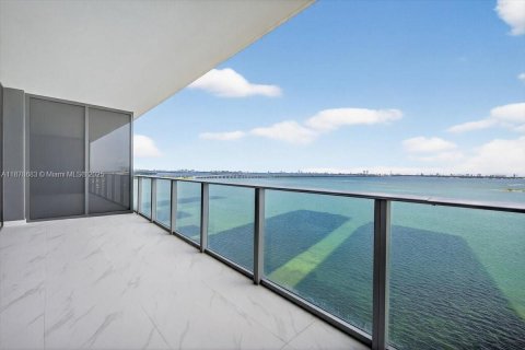 Copropriété à louer à Miami, Floride: 1 chambre, 98.38 m2 № 1929147 - photo 2