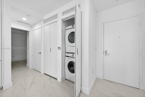 Copropriété à louer à Miami, Floride: 1 chambre, 98.38 m2 № 1929147 - photo 13