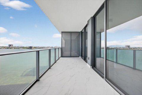 Copropriété à louer à Miami, Floride: 1 chambre, 98.38 m2 № 1929147 - photo 9