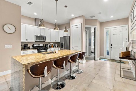 Townhouse in Kissimmee, Florida 4 bedrooms, 167.6 sq.m. № 2430361 - photo 11