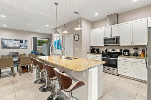 Townhouse in Kissimmee, Florida 4 bedrooms, 167.6 sq.m. № 2430361 - photo 12