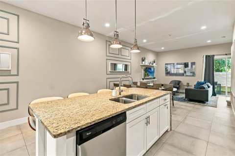 Townhouse in Kissimmee, Florida 4 bedrooms, 167.6 sq.m. № 2430361 - photo 13