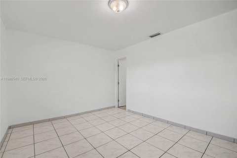 Купить кондоминиум в Майами, Флорида 2 спальни, 76.64м2, № 2046639 - фото 9