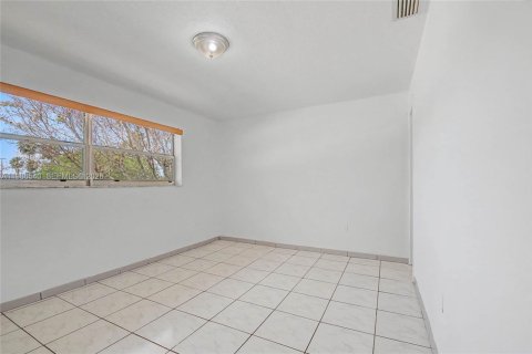 Купить кондоминиум в Майами, Флорида 2 спальни, 76.64м2, № 2046639 - фото 7