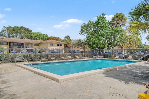 Купить кондоминиум в Майами, Флорида 2 спальни, 76.64м2, № 2046639 - фото 21