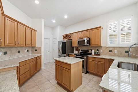 House in Orlando, Florida 3 bedrooms, 240.15 sq.m. № 2112431 - photo 5