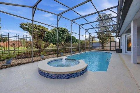 House in Orlando, Florida 3 bedrooms, 240.15 sq.m. № 2112431 - photo 2