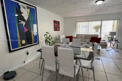 Copropriété à vendre à Miami, Floride: 2 chambres, 92.9 m2 № 2013472 - photo 6